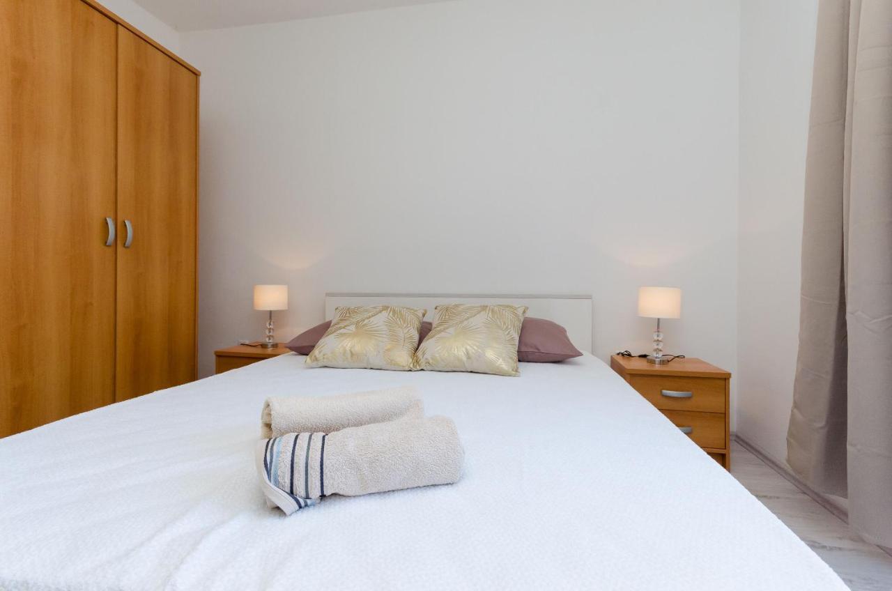 Apartments And Rooms Bianca Barbat na Rabu Ngoại thất bức ảnh
