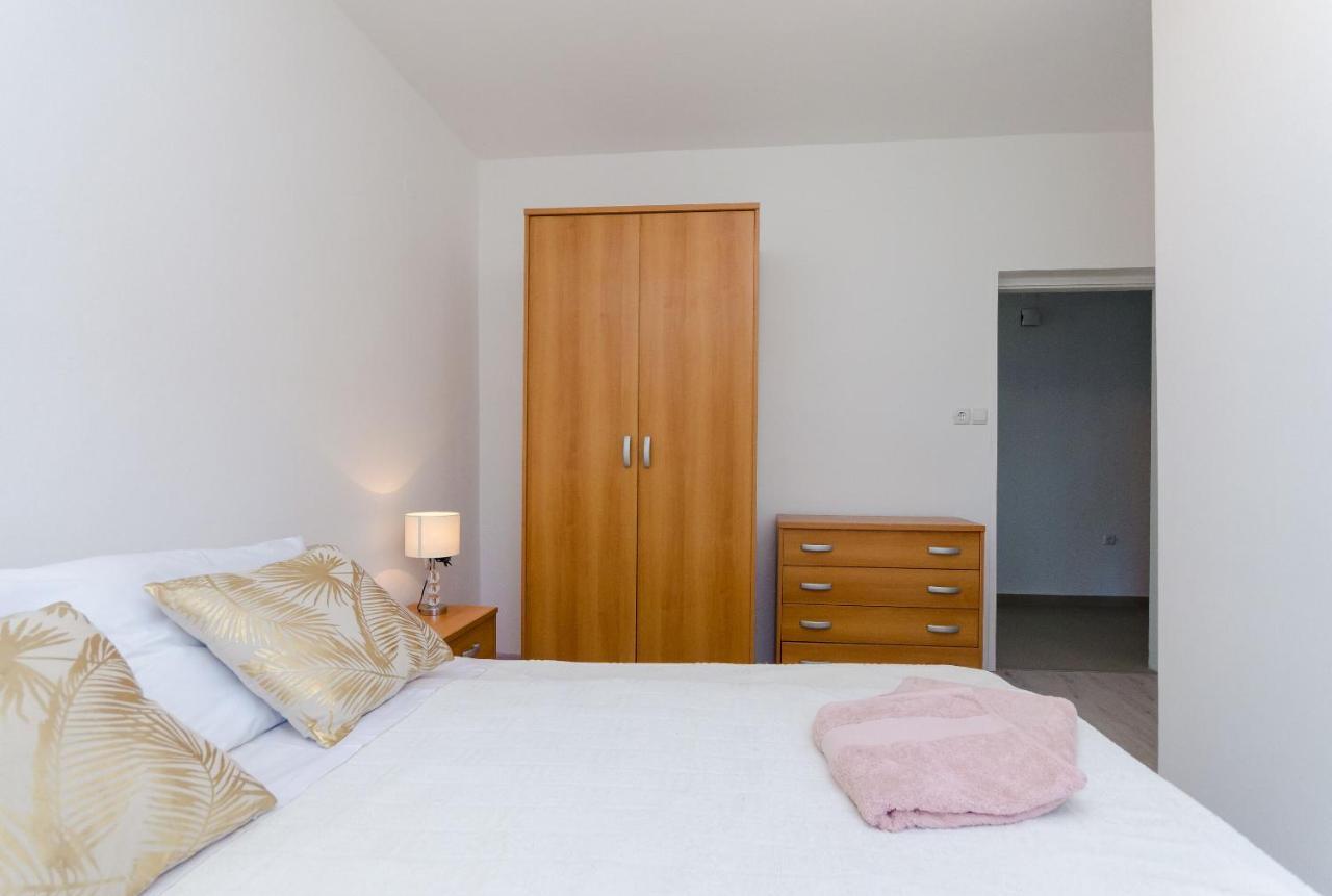 Apartments And Rooms Bianca Barbat na Rabu Ngoại thất bức ảnh